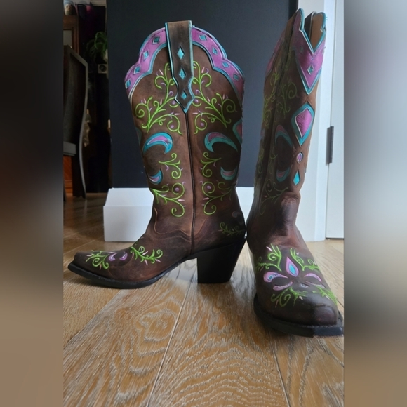 STERLING RIVER Embroidered Brown Heeled Cowboy Boots - Picture 2 of 2